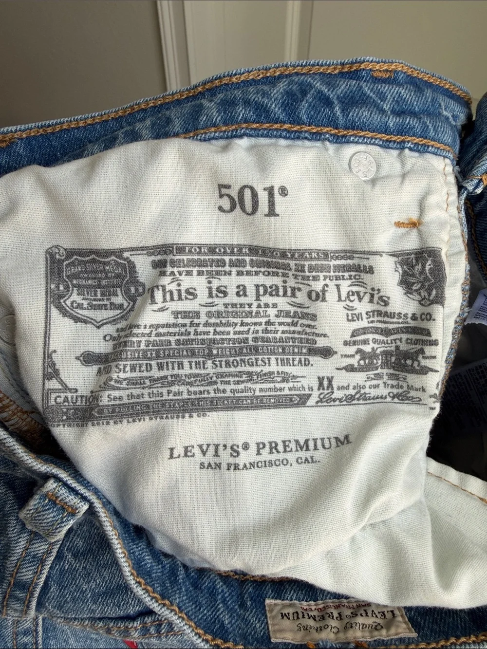 LEVI’S 501 High-Rise Straight Jeans